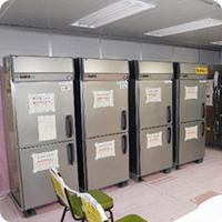 保冷剤冷凍庫の配備